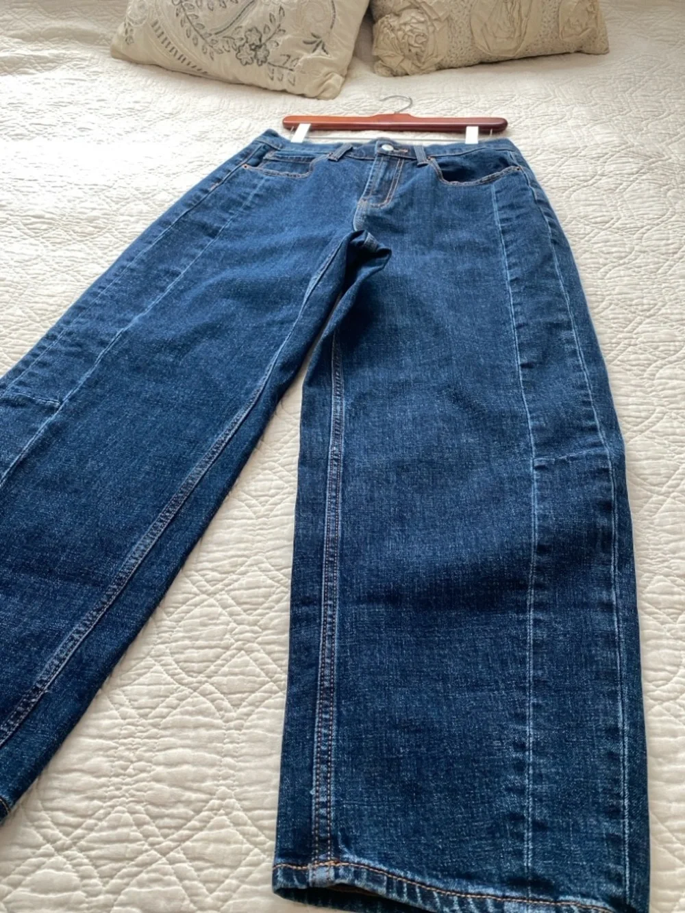 Old Navy Evie High Rise Barrel Leg Dark Wash Trending Jeans Size 8 - Picture 3 of 16